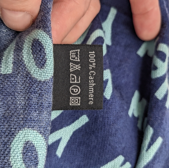 Lisa NY Inc New York Cashmere Fringe Scarf - Picture 4 of 5